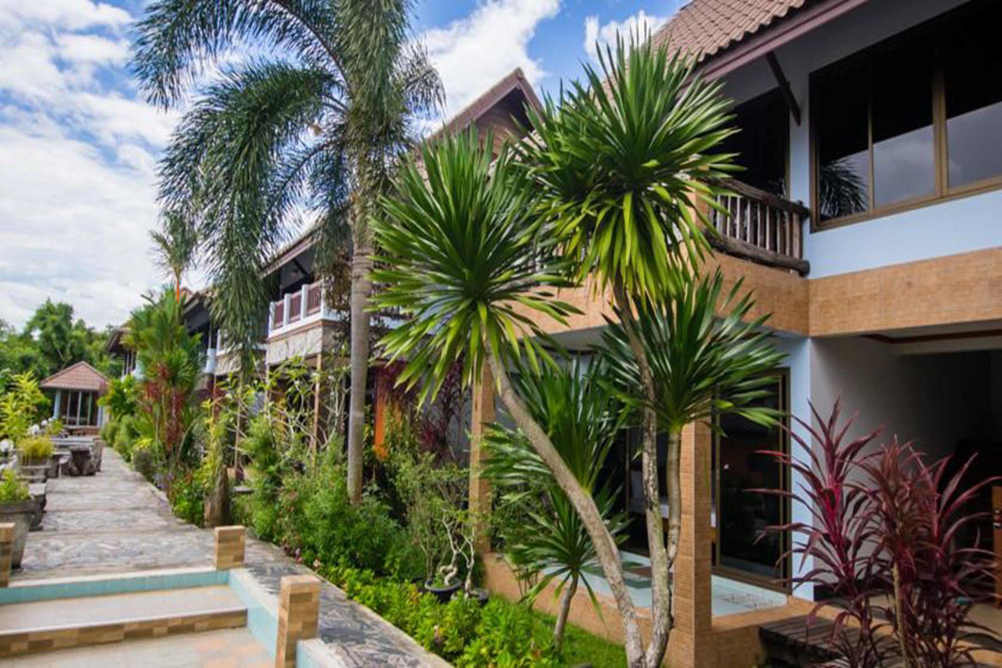 BaanRimNam Resort Trat Buitenkant foto