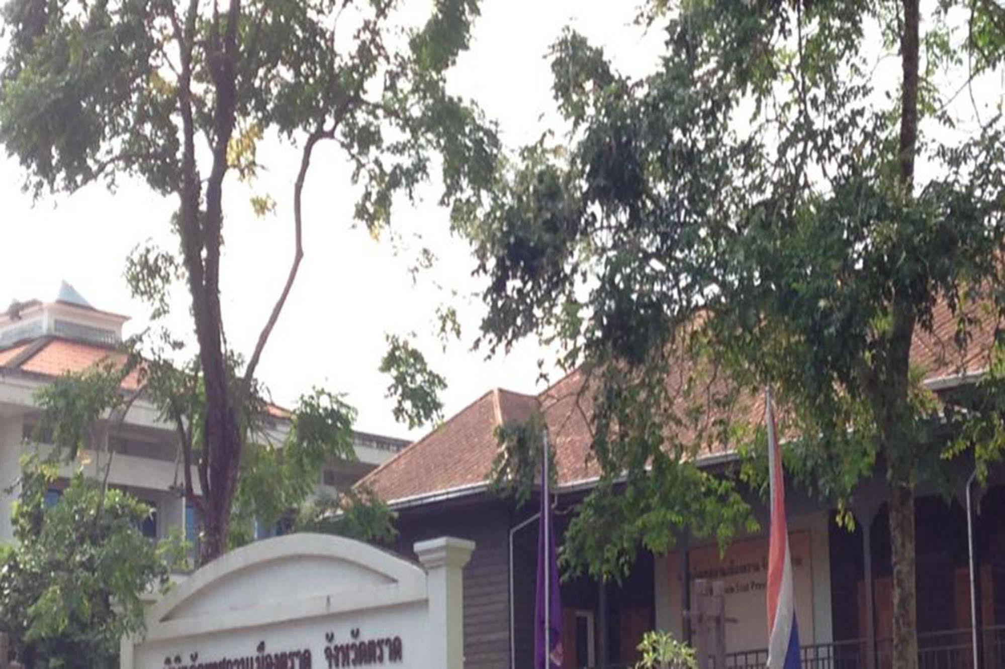 BaanRimNam Resort Trat Buitenkant foto