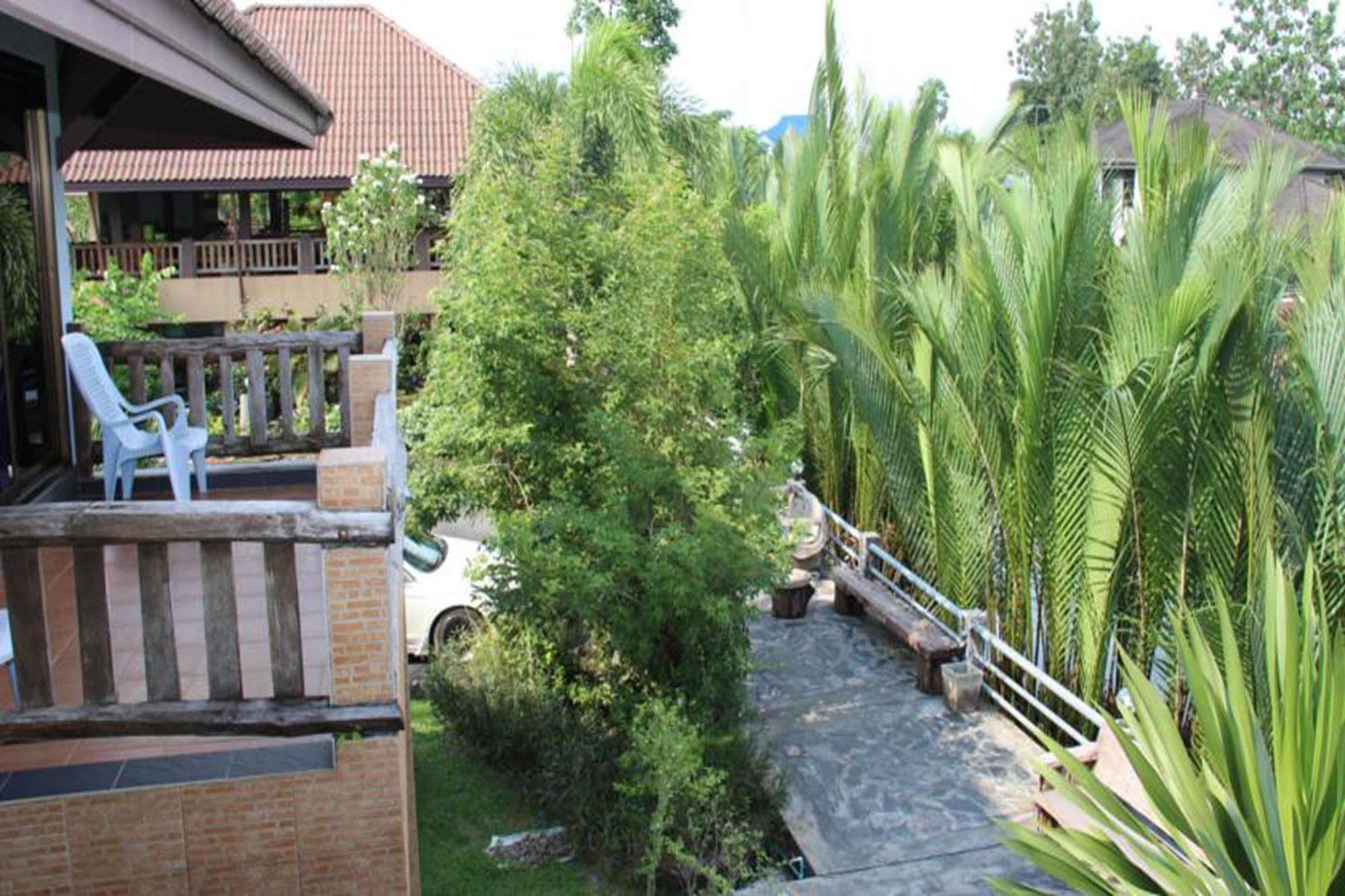 BaanRimNam Resort Trat Buitenkant foto