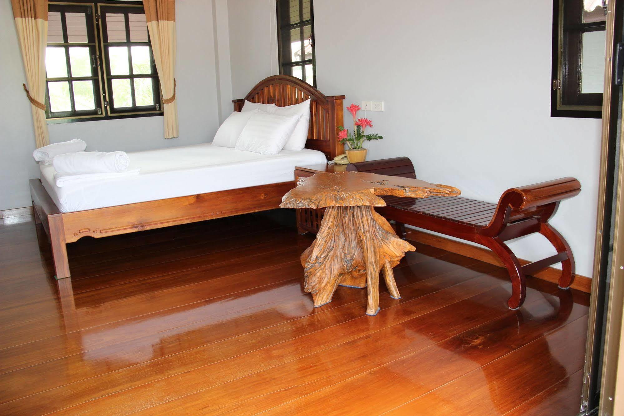 BaanRimNam Resort Trat Buitenkant foto