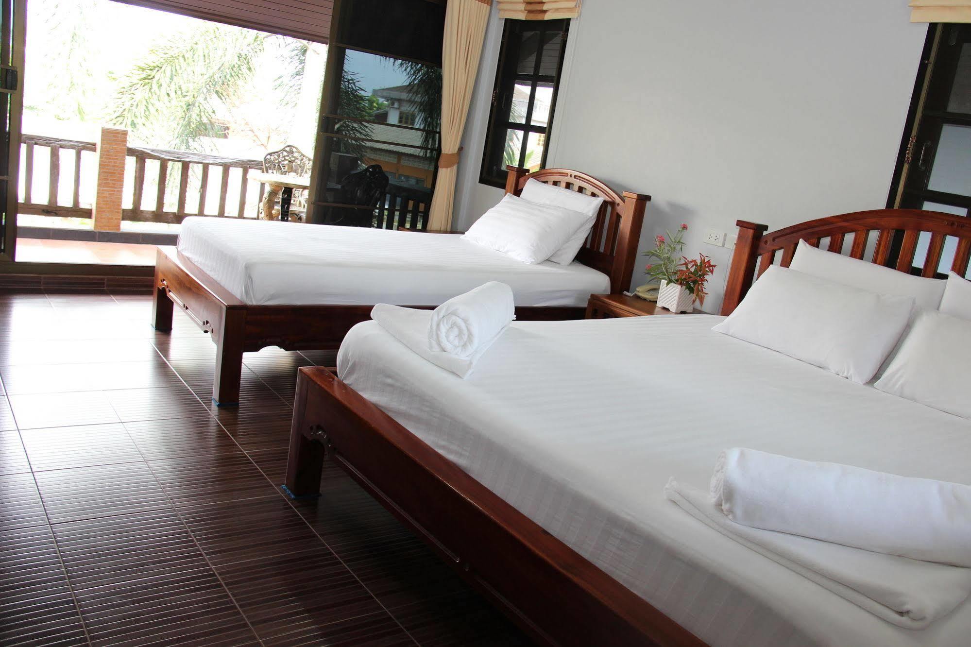BaanRimNam Resort Trat Buitenkant foto