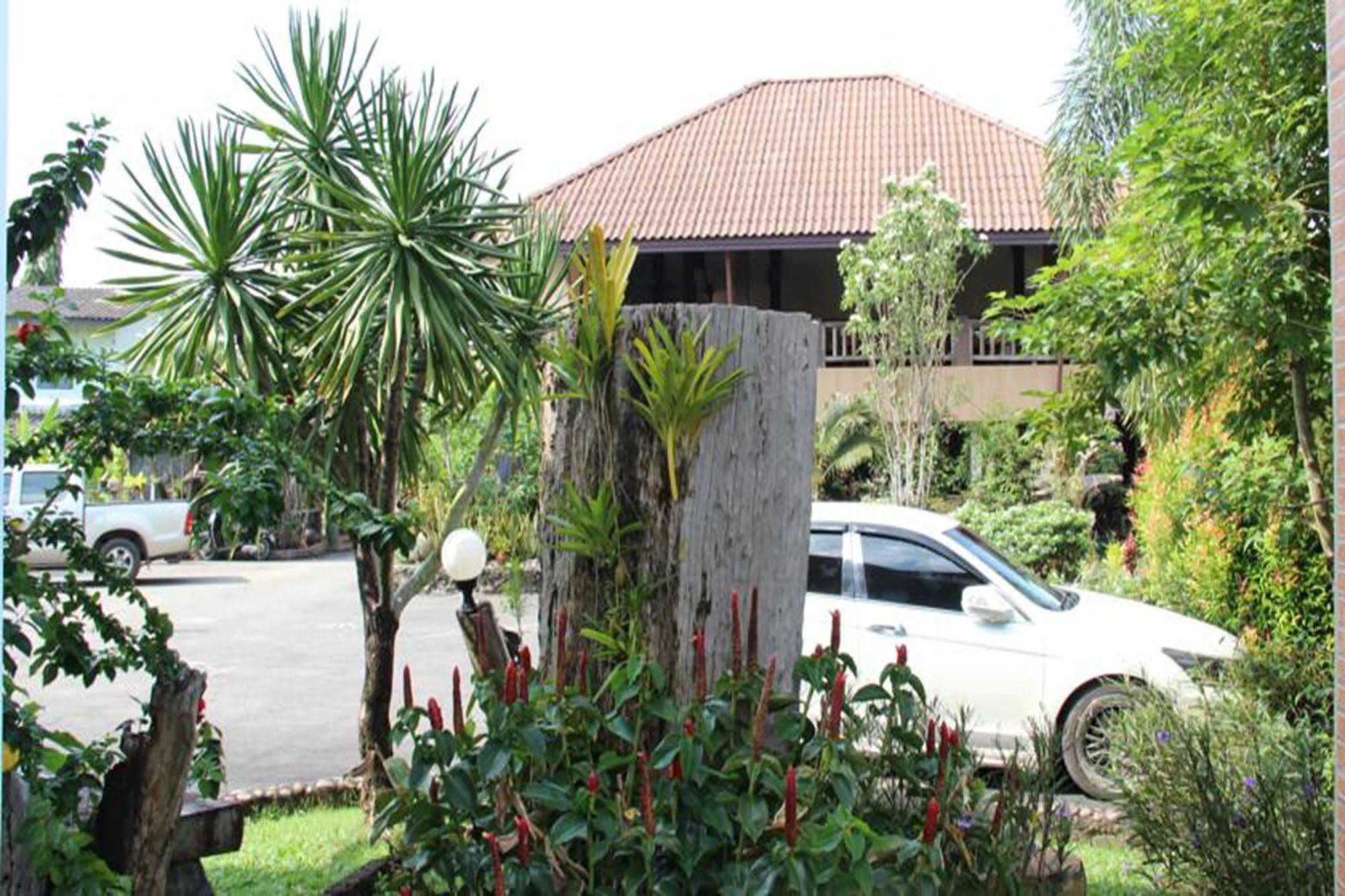 BaanRimNam Resort Trat Buitenkant foto