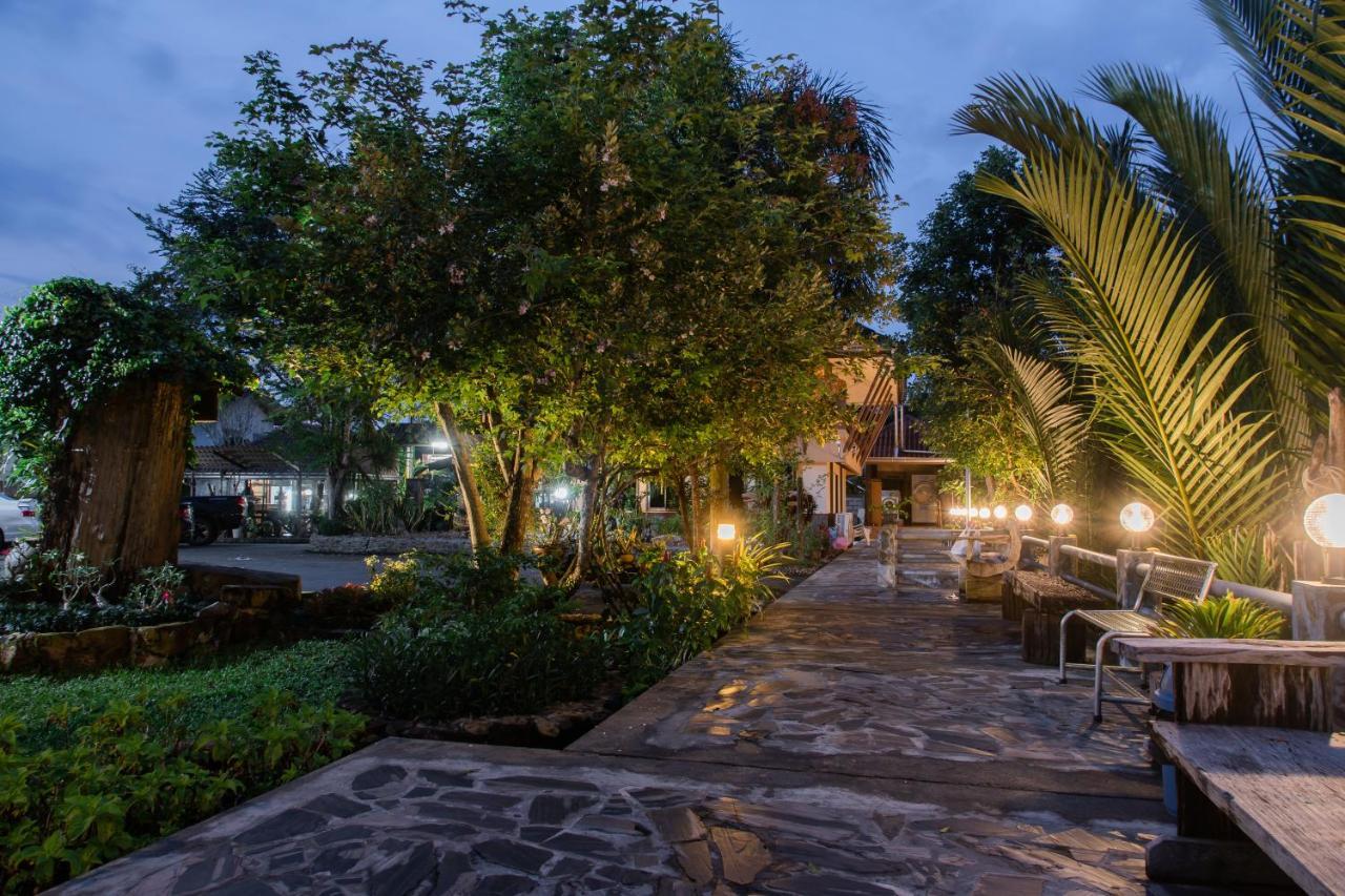BaanRimNam Resort Trat Buitenkant foto